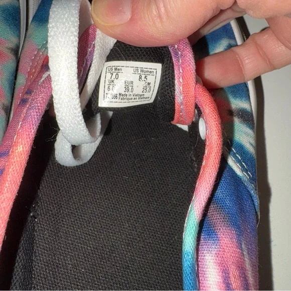 Vans Tie-Dye Sneakers - Men’s 7 / Women’s 8.5 - Picture 7 of 7